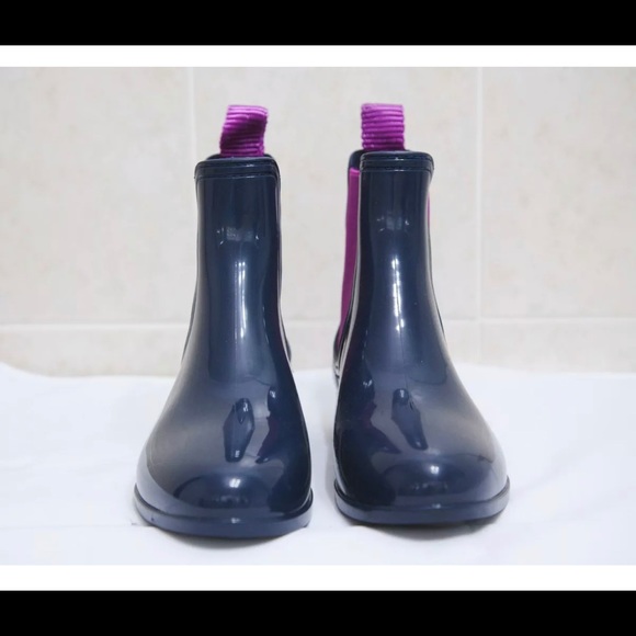 Juicy Couture Women's Navy Harper Ankle Rain Boots Sz. 6/7, 8/9 - Picture 3 of 4